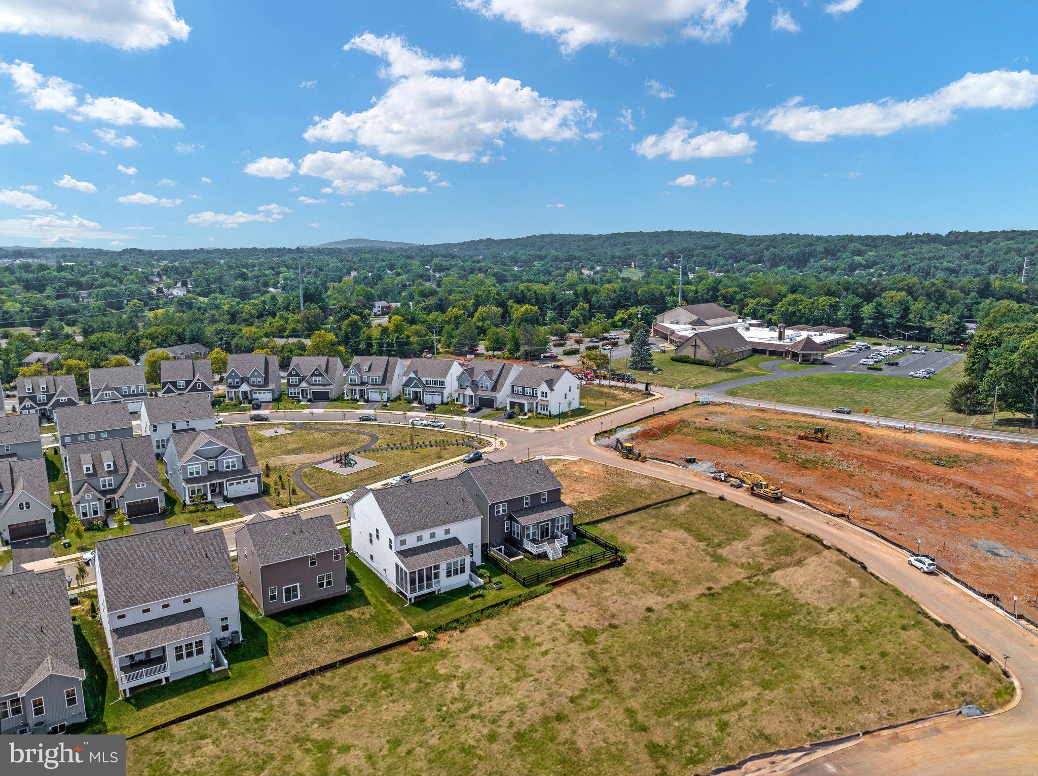 WHITE OAKS FARM - Residential
