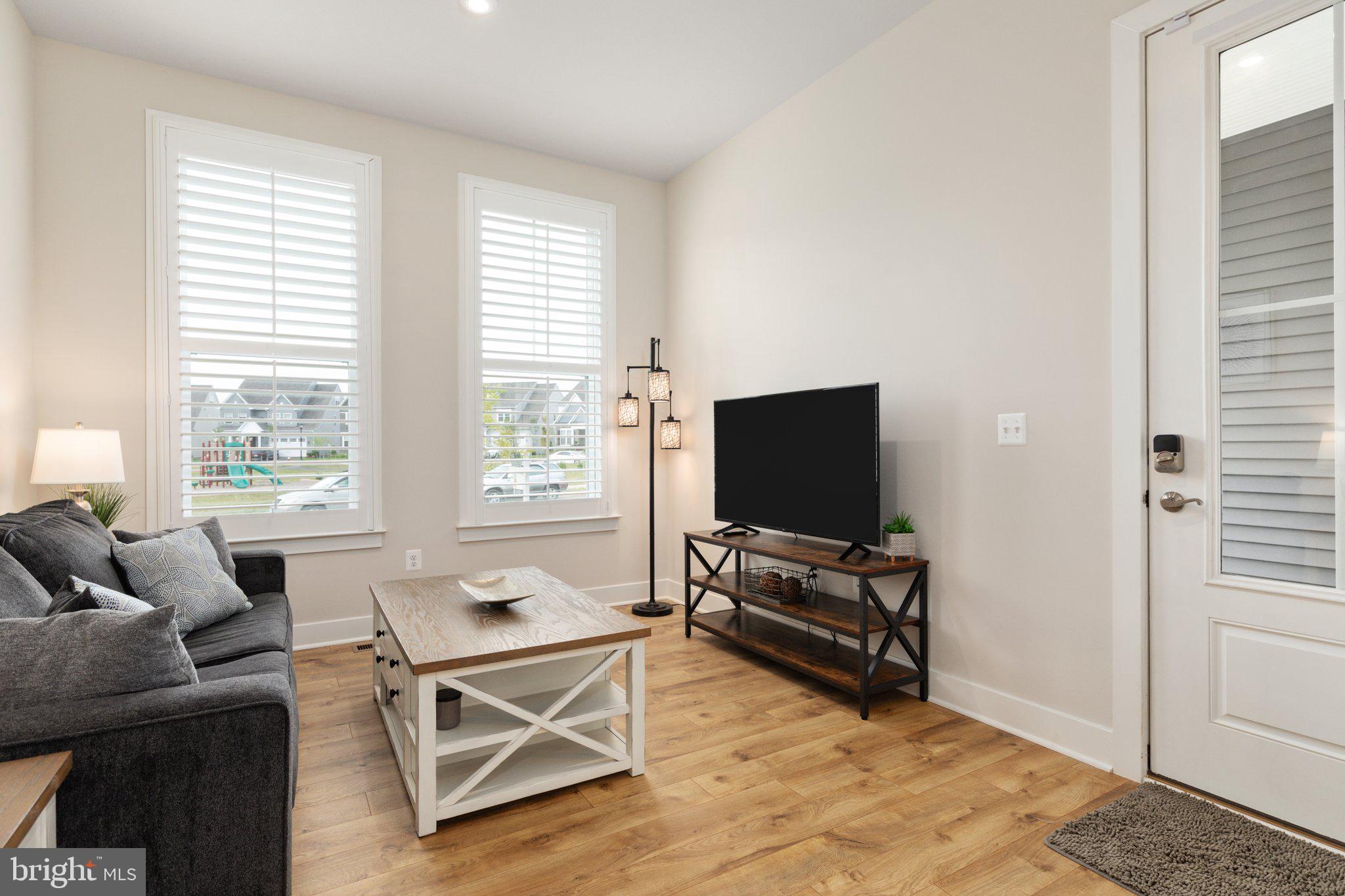 WHITE OAKS FARM - Residential