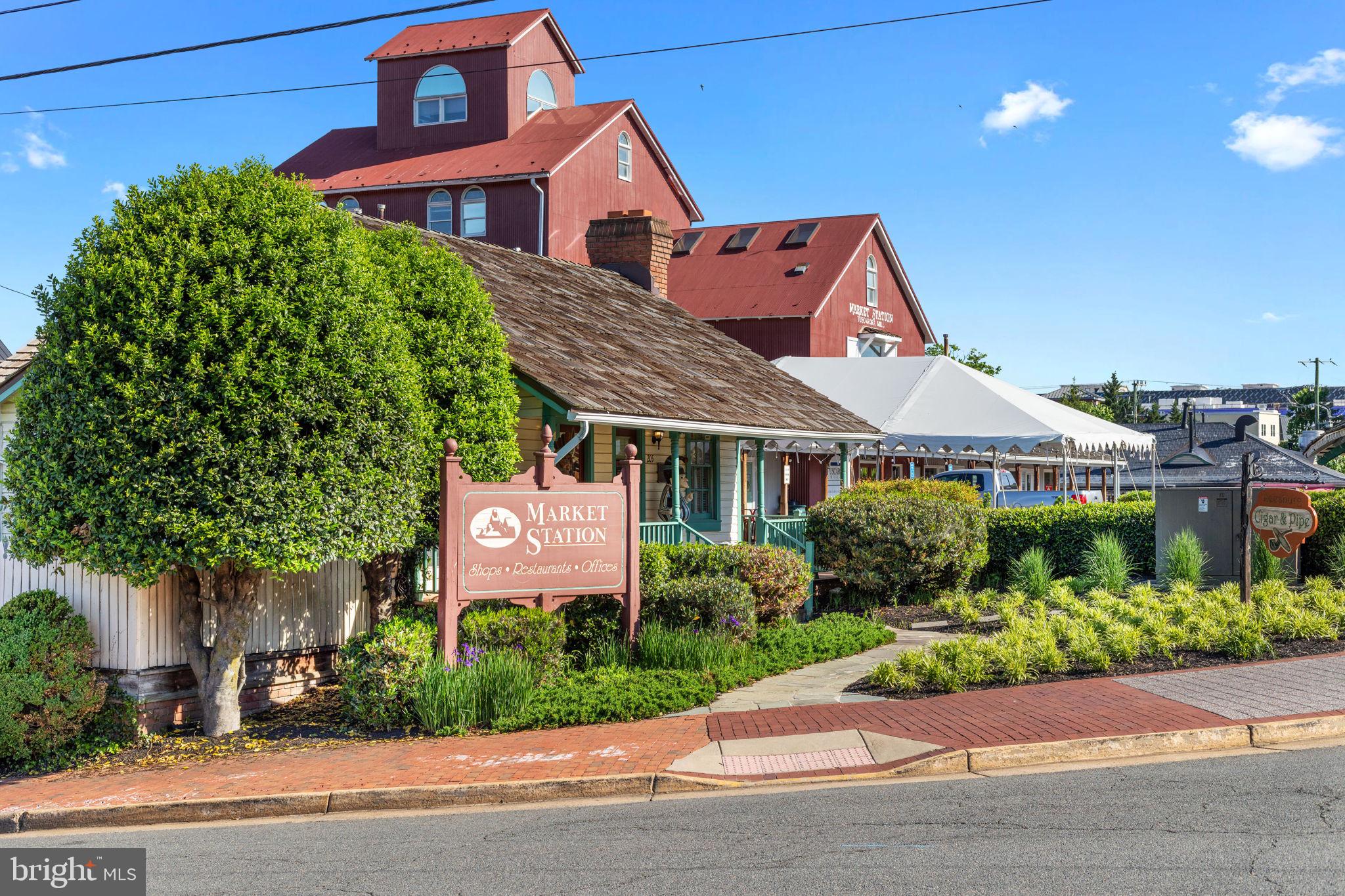 WHITE OAKS FARM - Residential