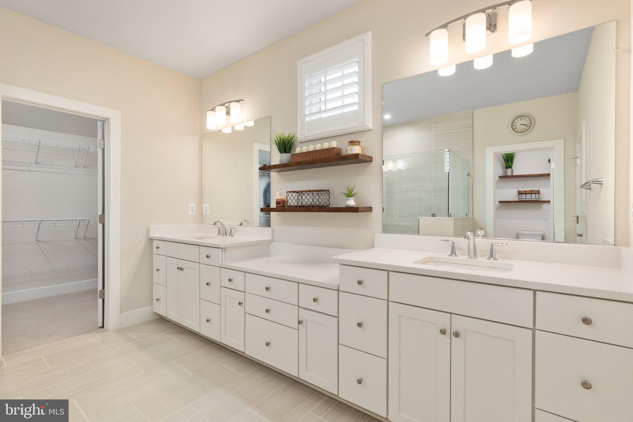 WHITE OAKS FARM - Residential