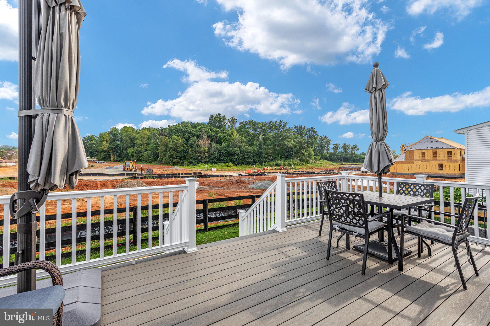 WHITE OAKS FARM - Residential