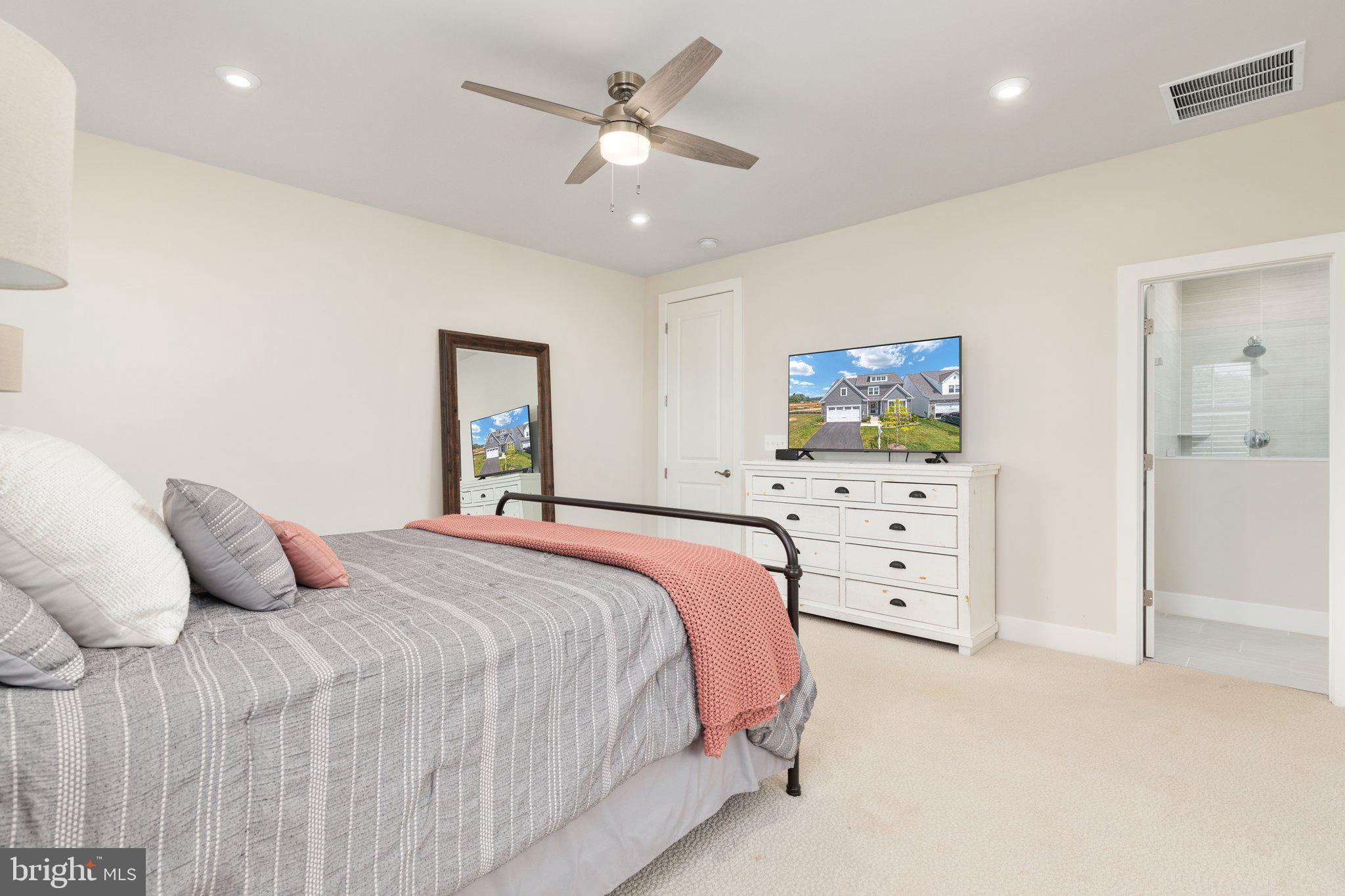 WHITE OAKS FARM - Residential