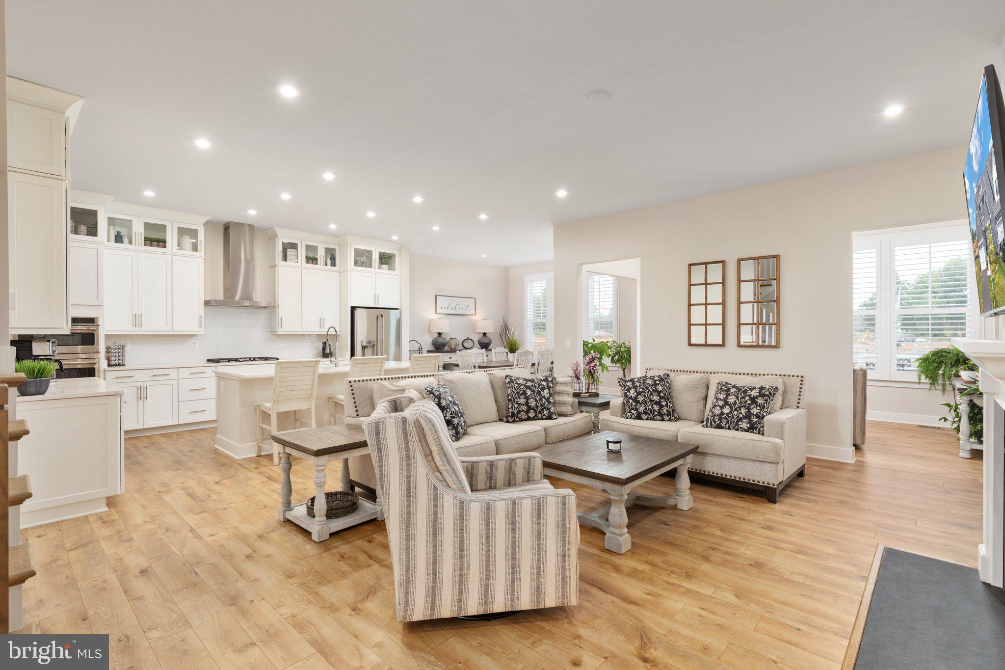 WHITE OAKS FARM - Residential