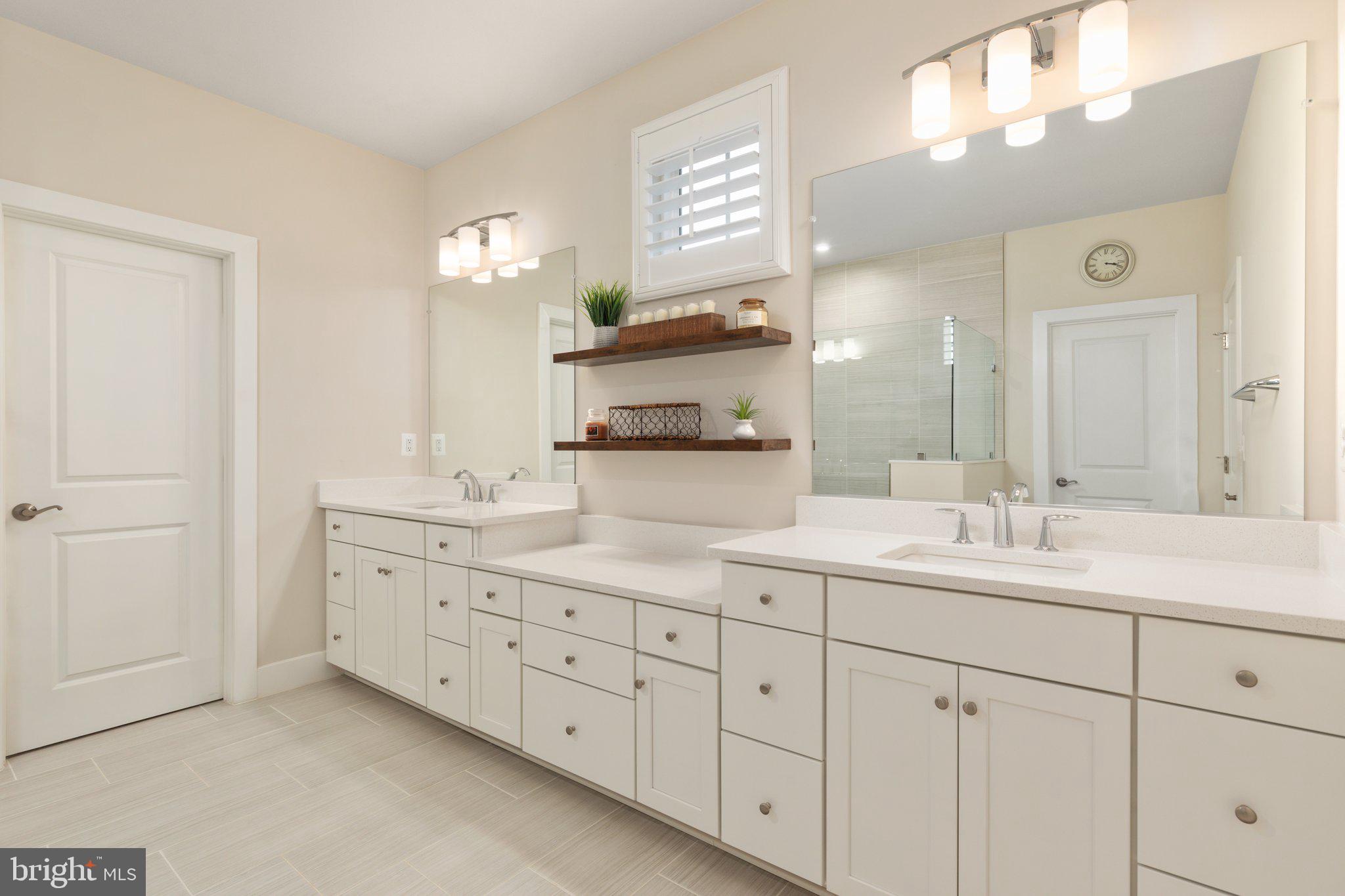 WHITE OAKS FARM - Residential