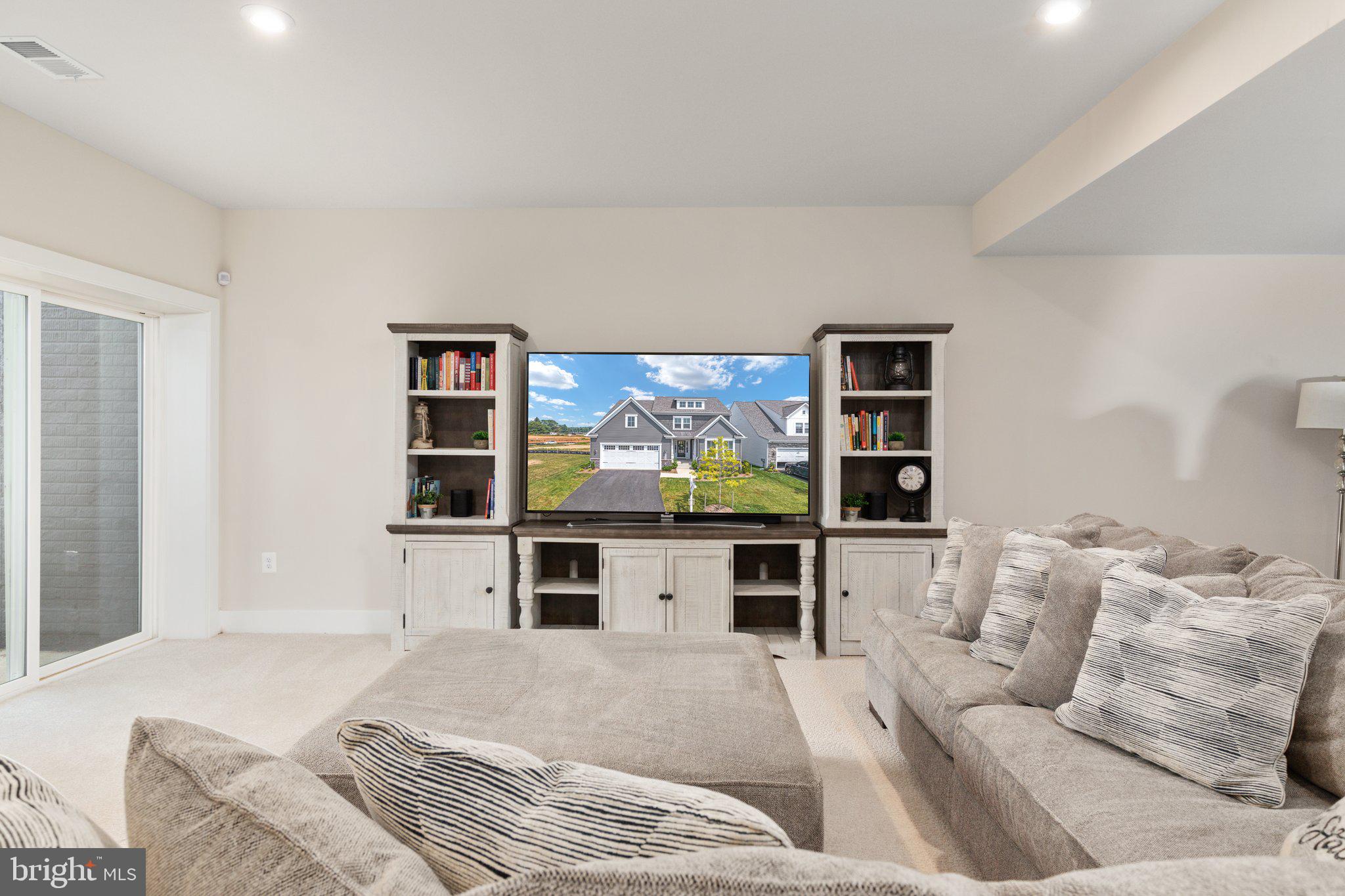 WHITE OAKS FARM - Residential