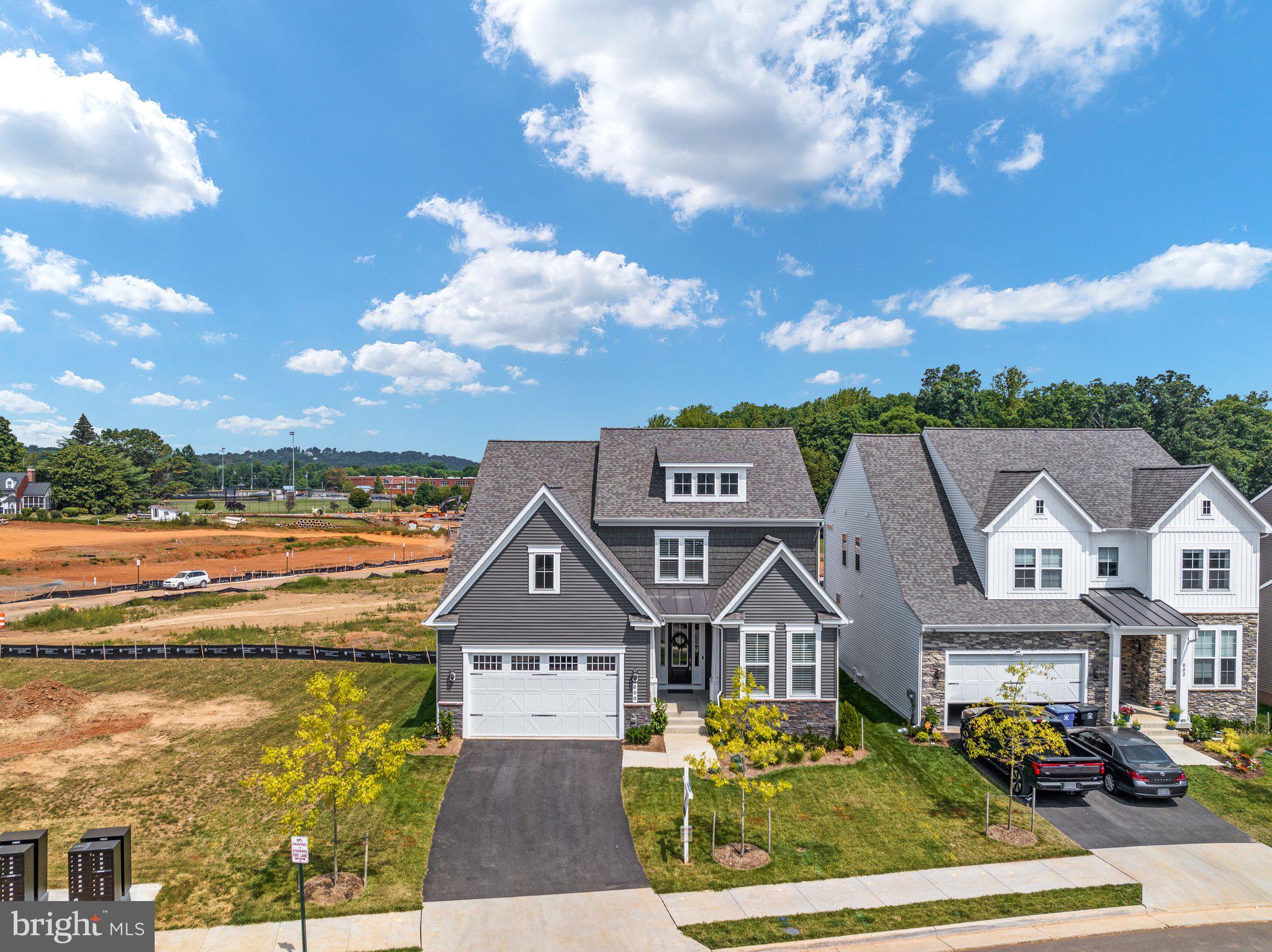 WHITE OAKS FARM - Residential