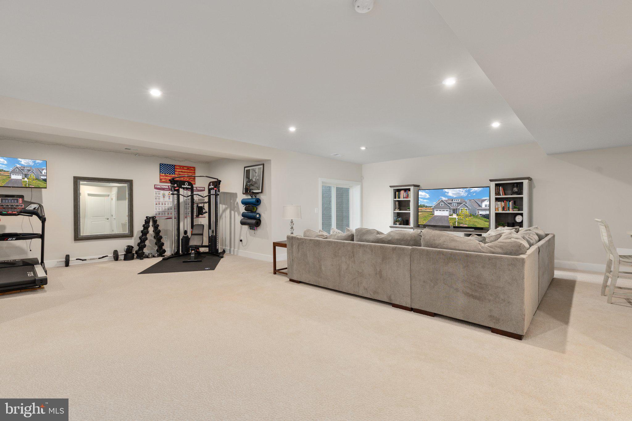 WHITE OAKS FARM - Residential