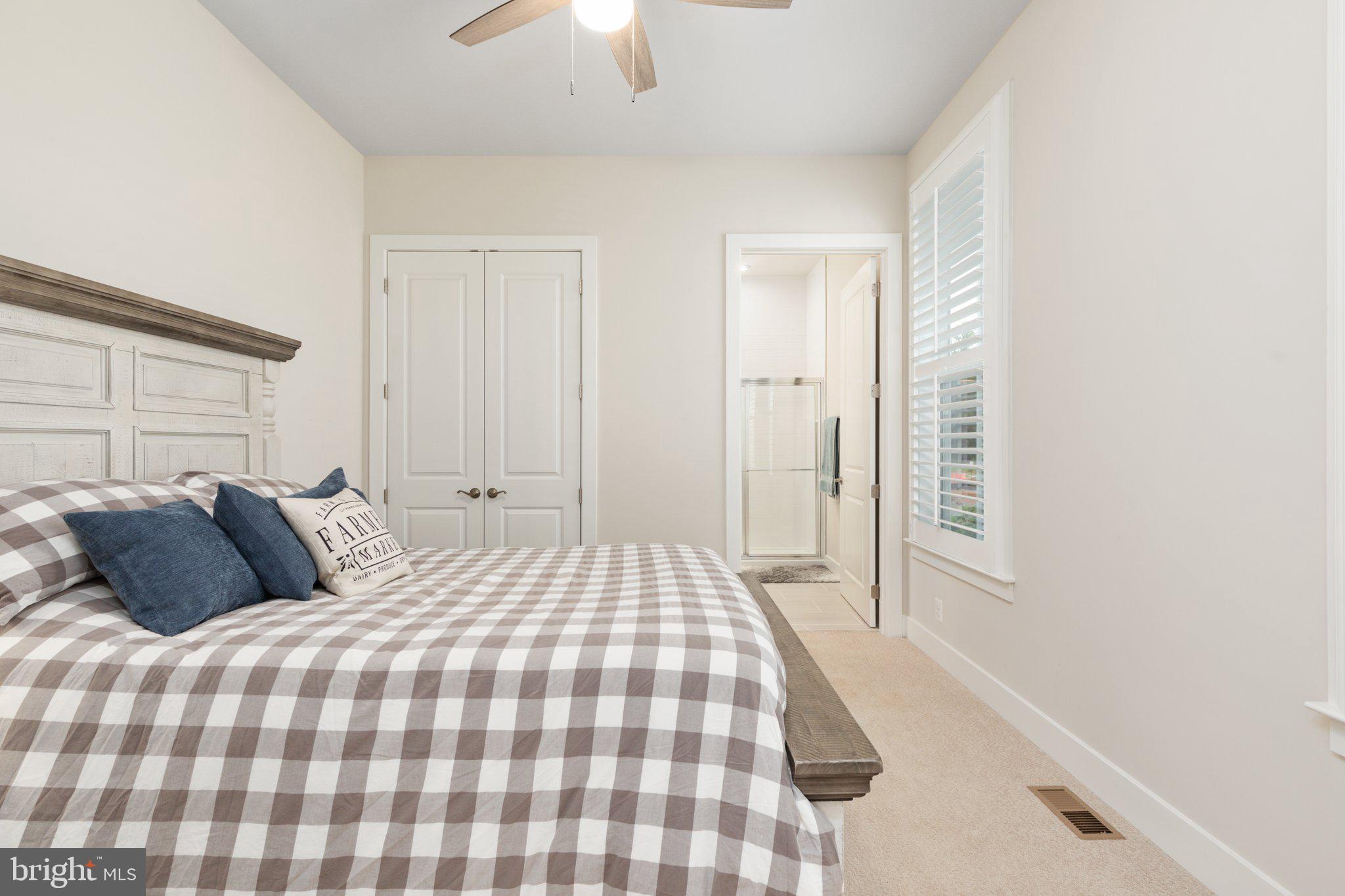 WHITE OAKS FARM - Residential