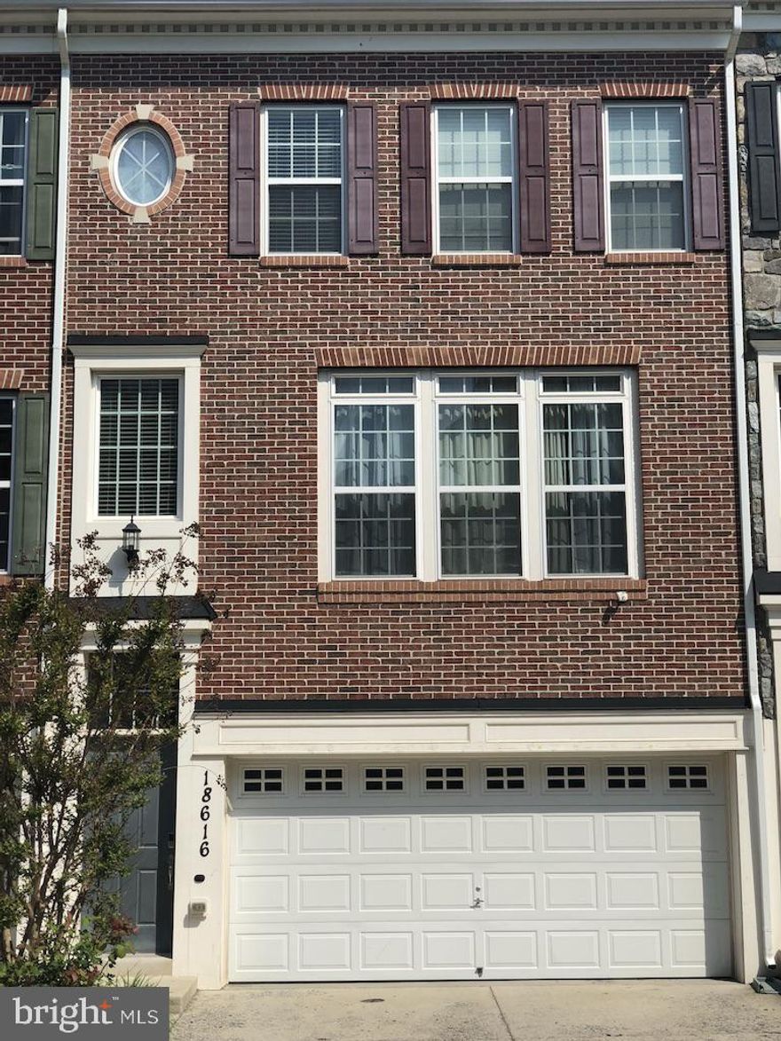 Welcome to this brick front and spacious townhome. Beautiful 2 car garage townhome in LEAMAN FARM Community. 3 bedroom and 3.5 bath. Nice beautiful hardwood floorings on the main level and tiles in bathroom. 9' ceilings on main and upper level, 42" cabinets with granite and island. Beautiful brick front townhouse in most desired Montgomery County School District. Huge master bedroom with walk-in closet with custom built shelfs and a window in the bathroom which brings extra light. Abundant light in the spacious primary suite, a walk-in closet and luxurious bath accented with a dual granite vanity and glass enclosed shower in a decorative tile surround . Kitchen with granite counter, Stainless steel appliances and tall cabinet, a large center granite island with a breakfast bar, and sleek cabinets and offers access to the deck. Easy access to major commuter routes, I270 and I70.