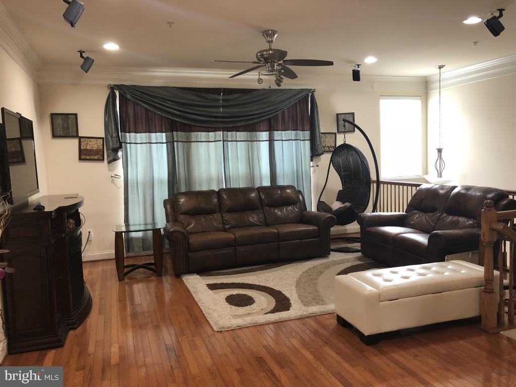 LEAMAN FARM - Residential Lease