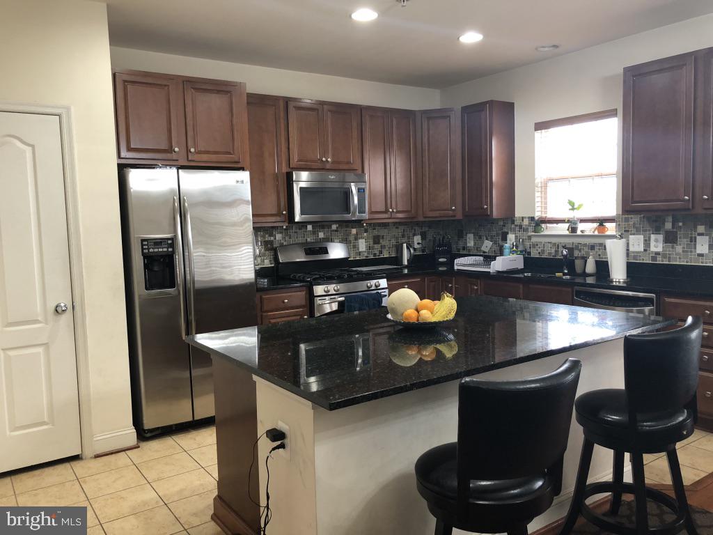 LEAMAN FARM - Residential Lease