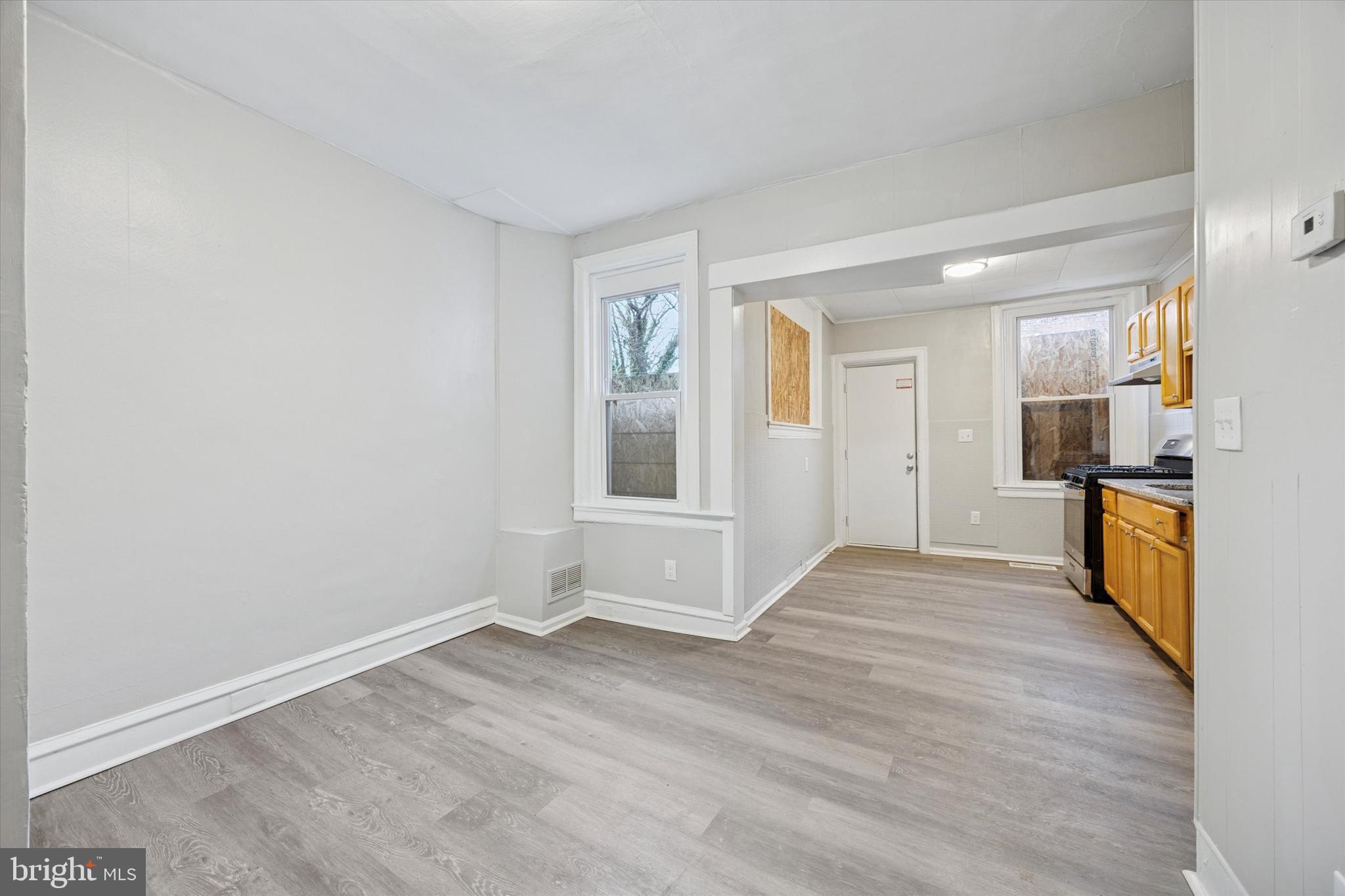 ELMWOOD PARK - Residential