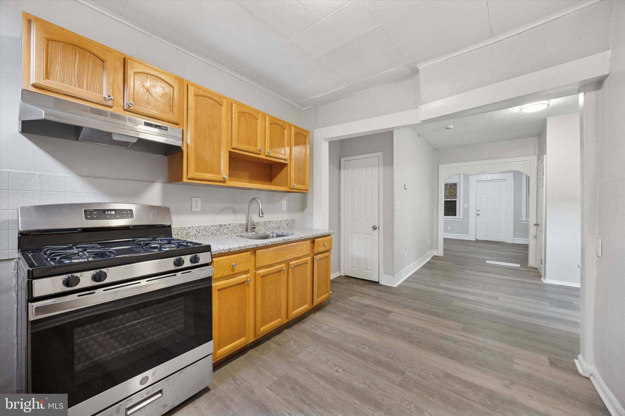 ELMWOOD PARK - Residential
