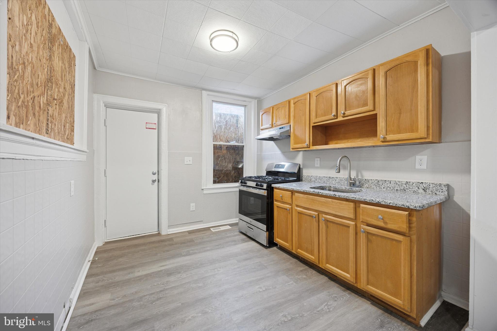 ELMWOOD PARK - Residential