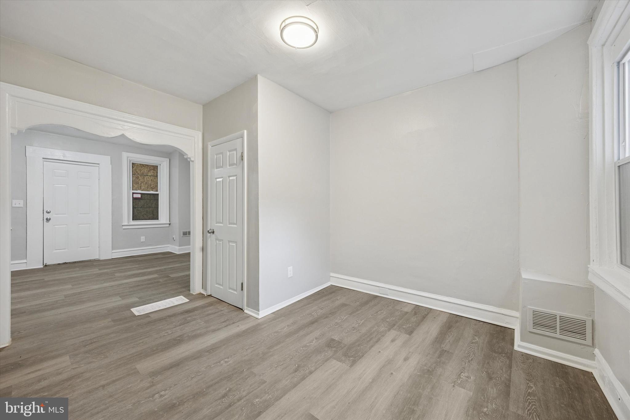 ELMWOOD PARK - Residential