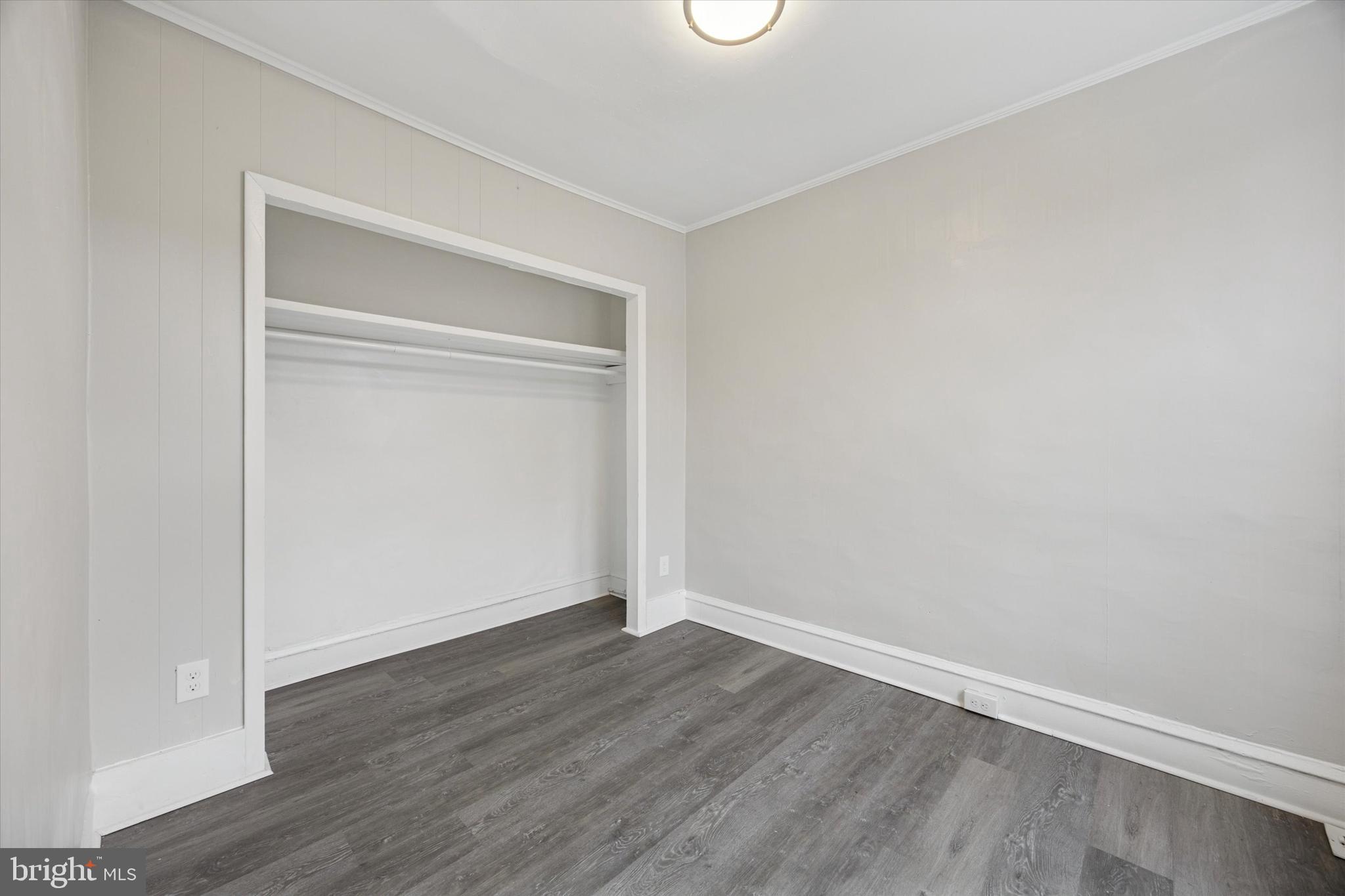 ELMWOOD PARK - Residential