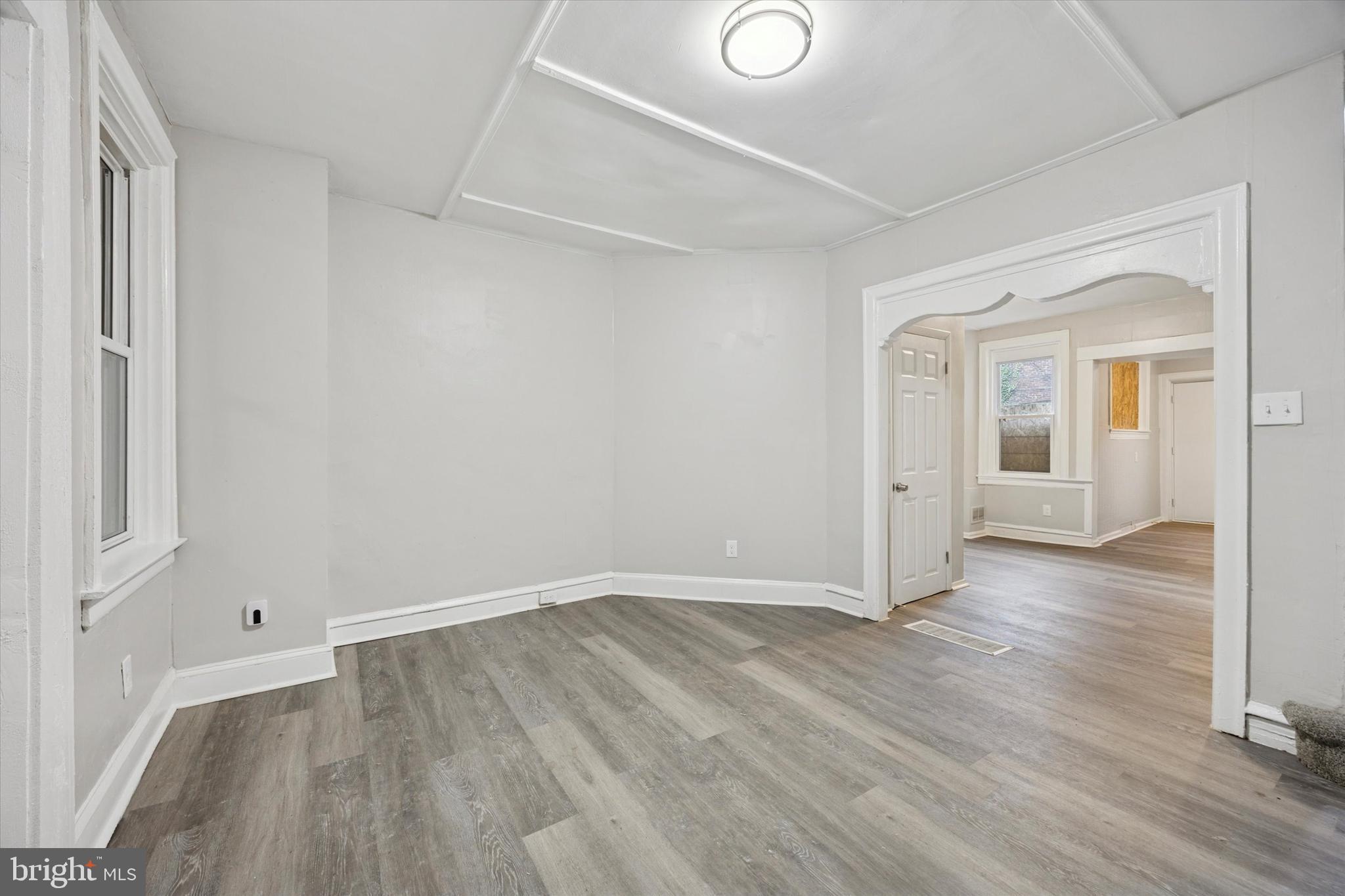 ELMWOOD PARK - Residential