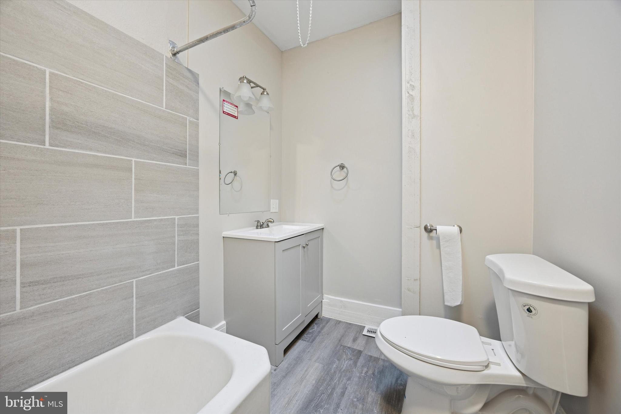 ELMWOOD PARK - Residential