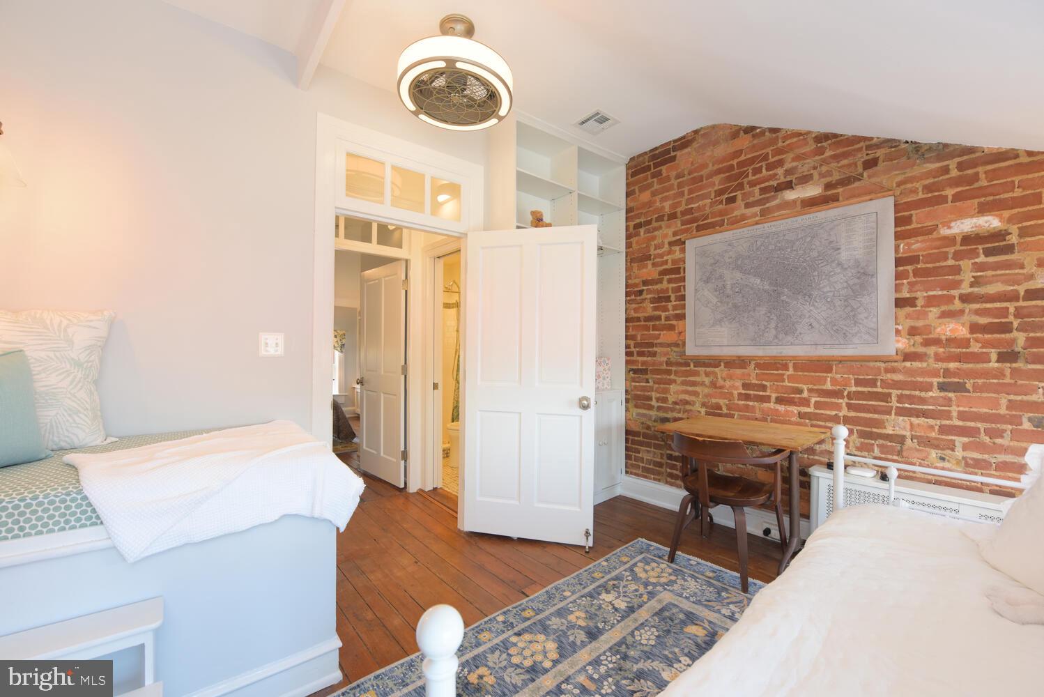 HISTORIC OLD TOWN - Residential