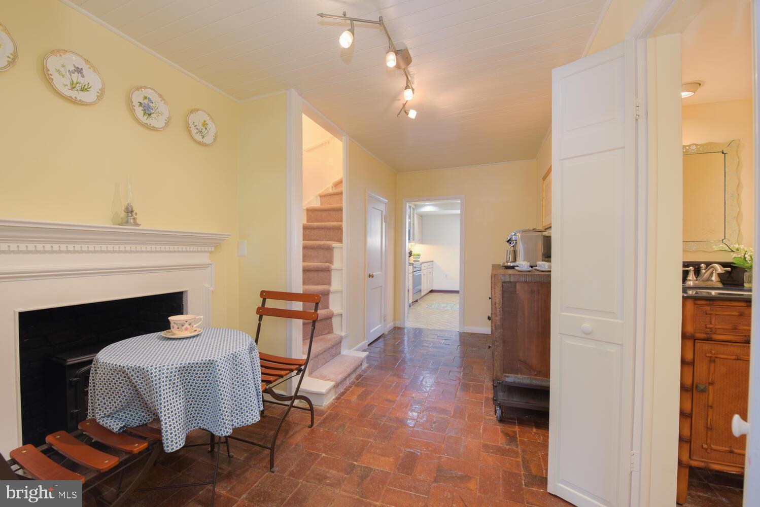 HISTORIC OLD TOWN - Residential