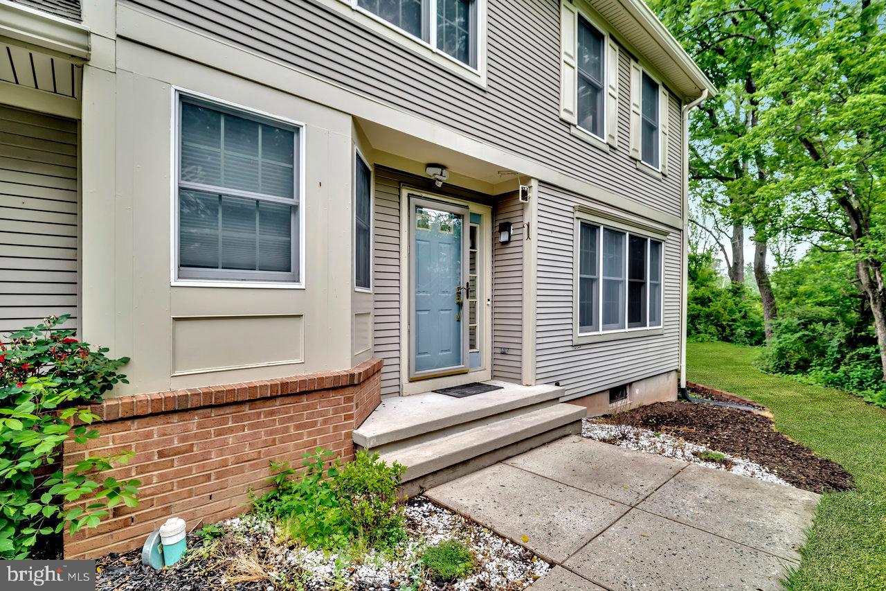 166 NEIL COURT