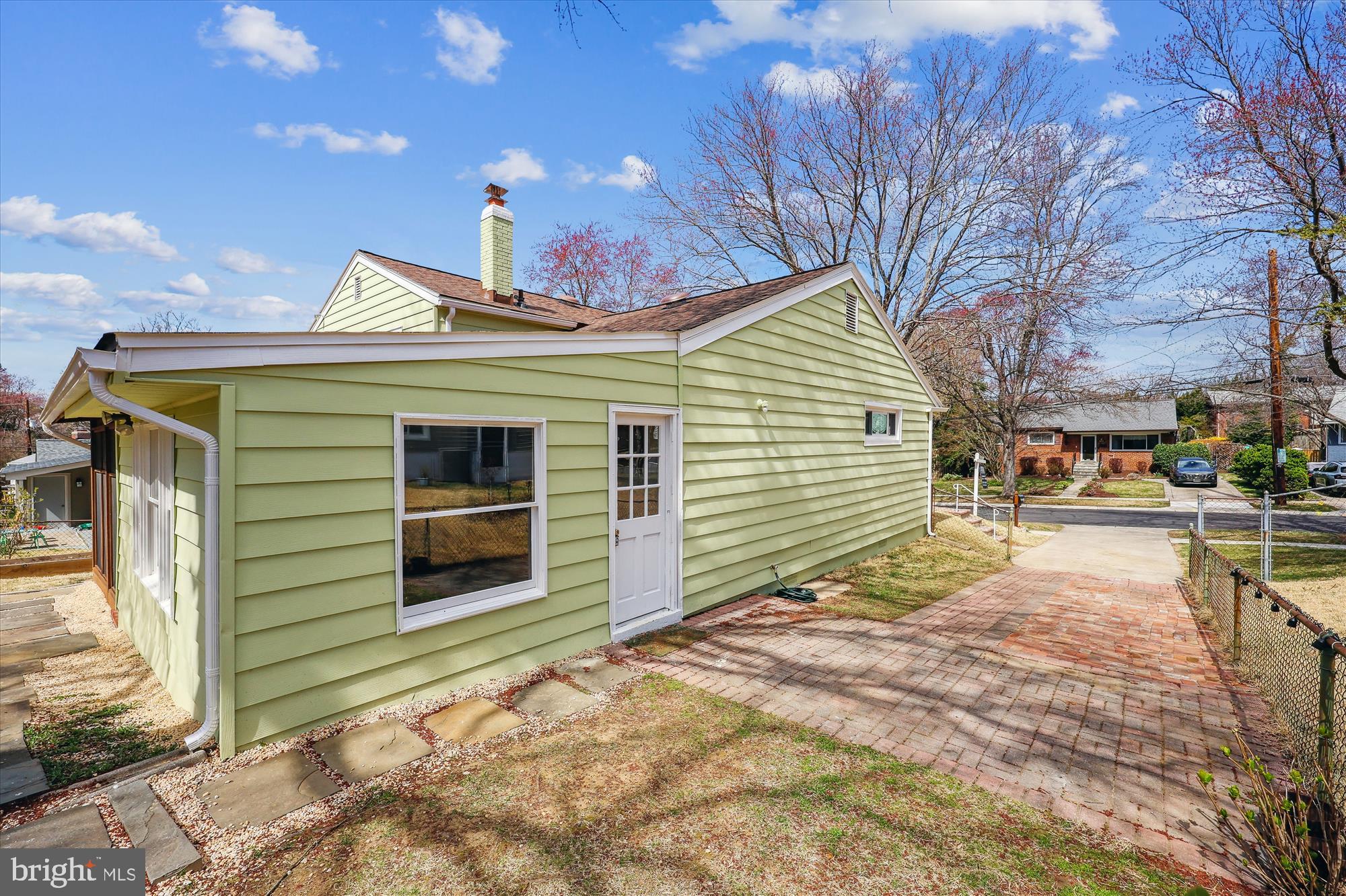 NEWPORT HILLS - Residential