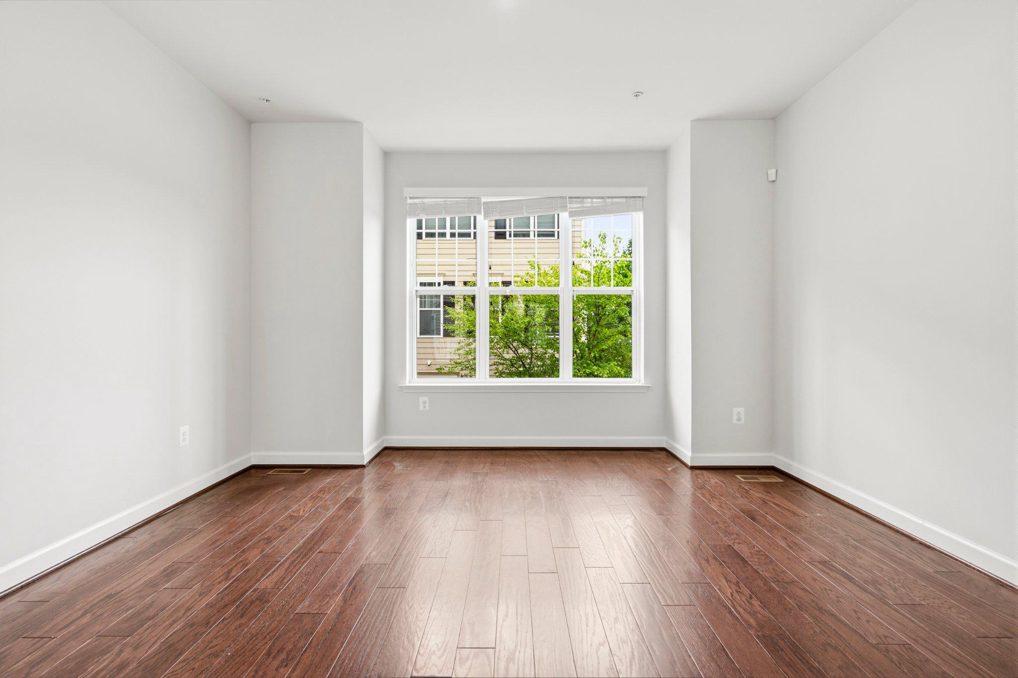 WOOD GLEN - Residential