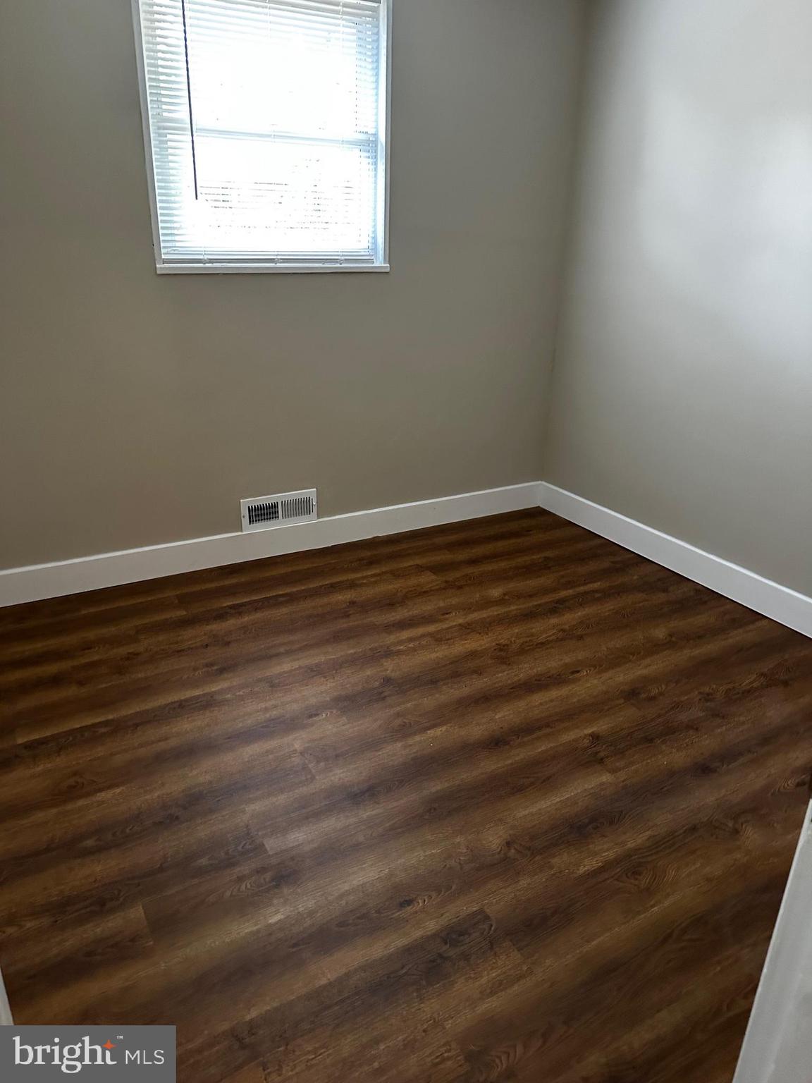 CONNECTICUT AVENUE ESTATES - Residential Lease