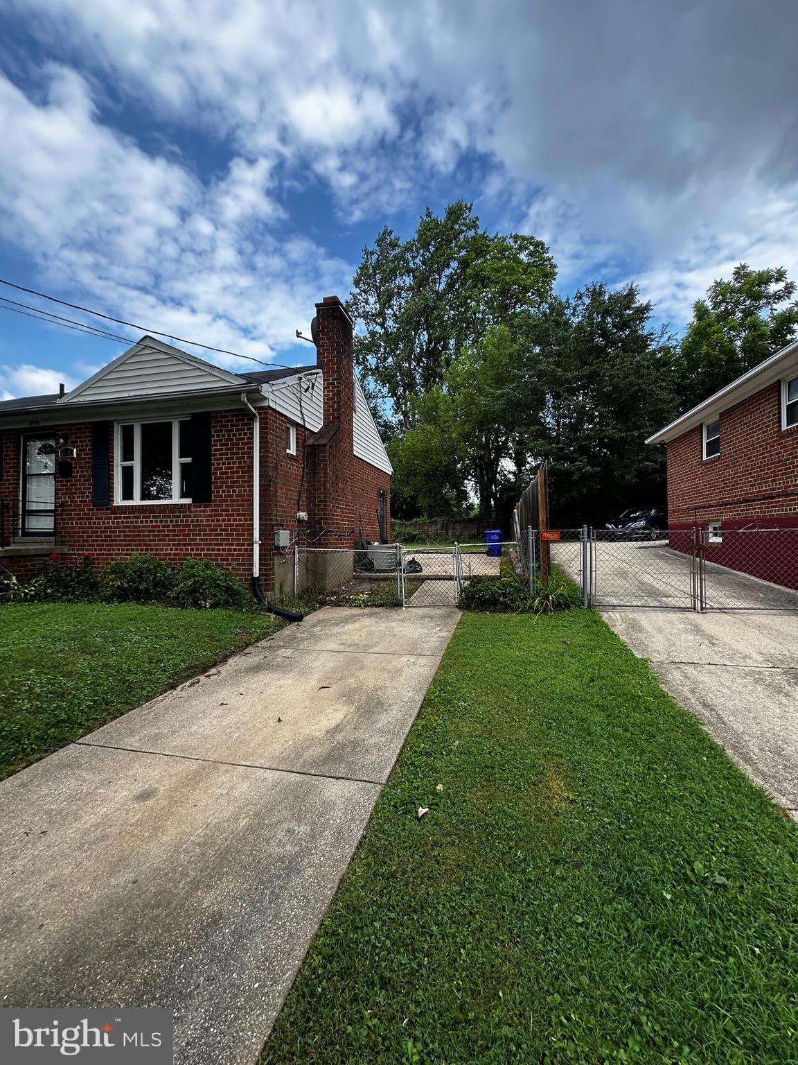 CONNECTICUT AVENUE ESTATES - Residential Lease