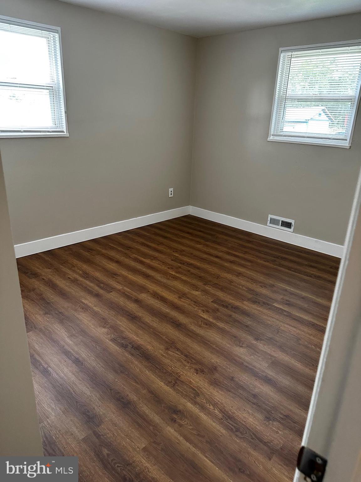 CONNECTICUT AVENUE ESTATES - Residential Lease