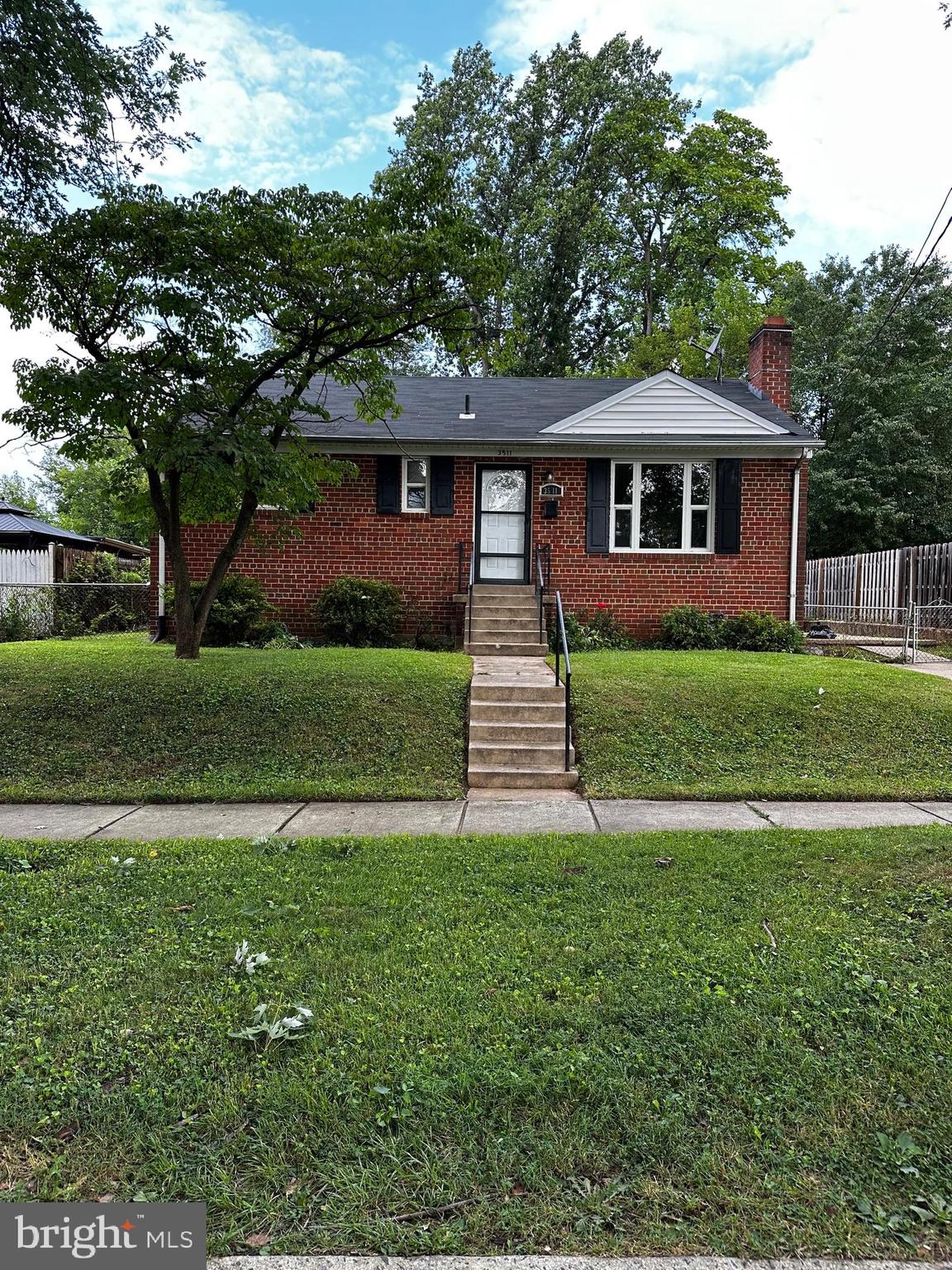 CONNECTICUT AVENUE ESTATES - Residential Lease