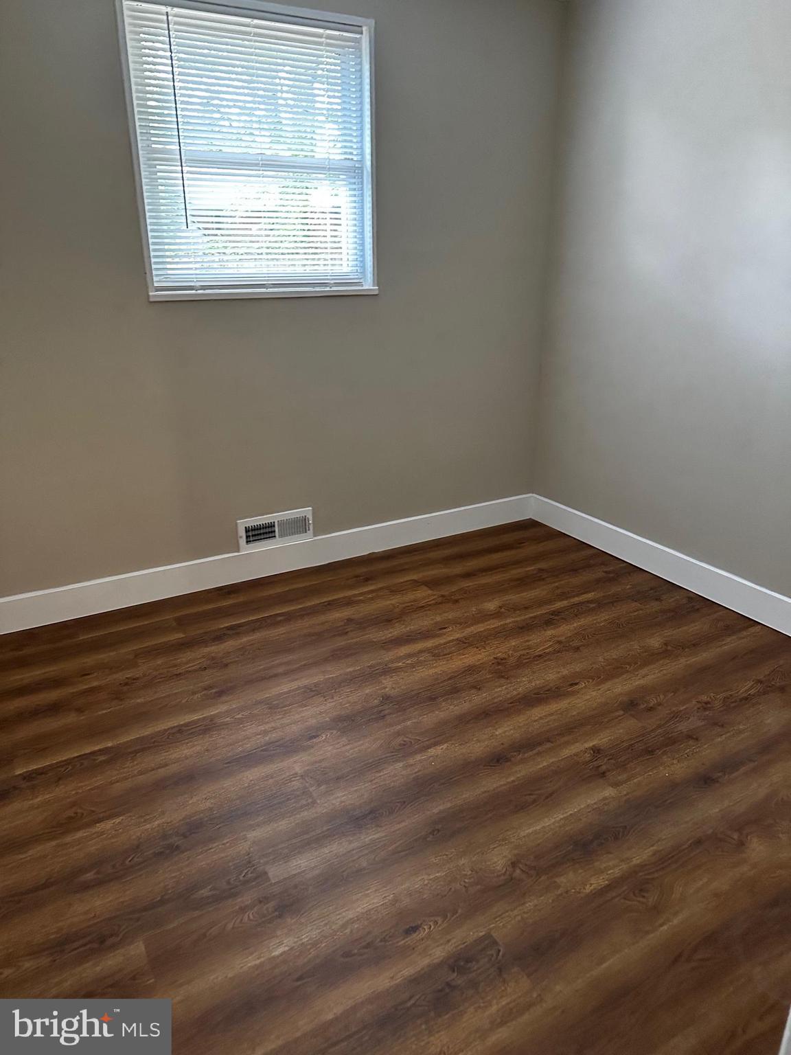 CONNECTICUT AVENUE ESTATES - Residential Lease