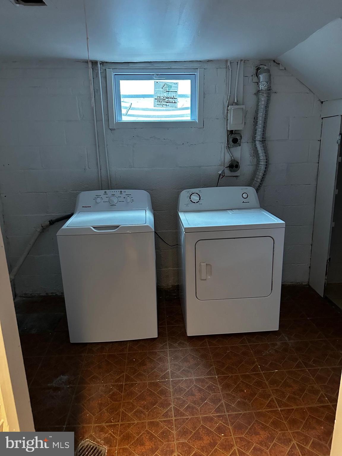 CONNECTICUT AVENUE ESTATES - Residential Lease