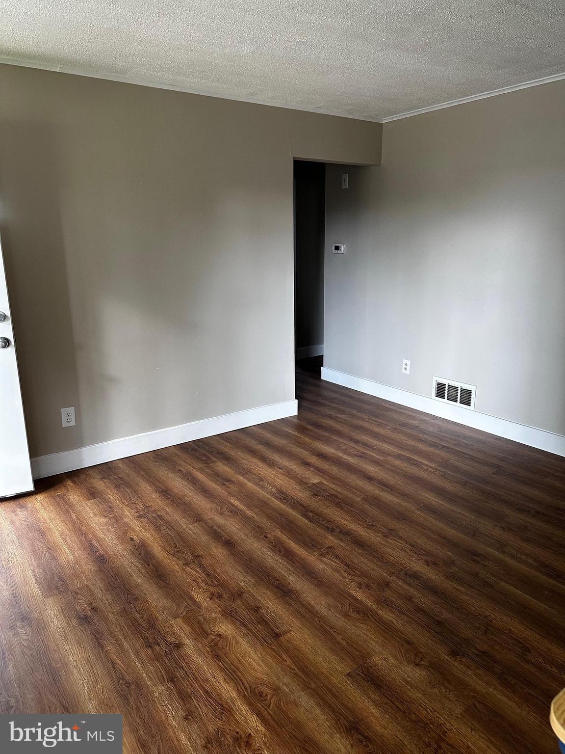 CONNECTICUT AVENUE ESTATES - Residential Lease