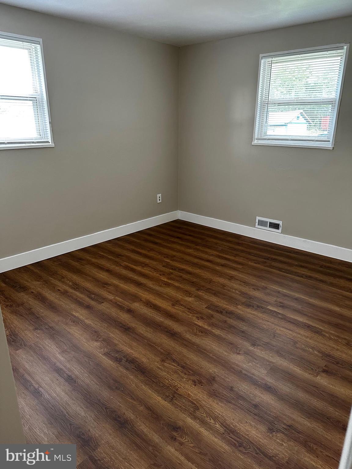 CONNECTICUT AVENUE ESTATES - Residential Lease