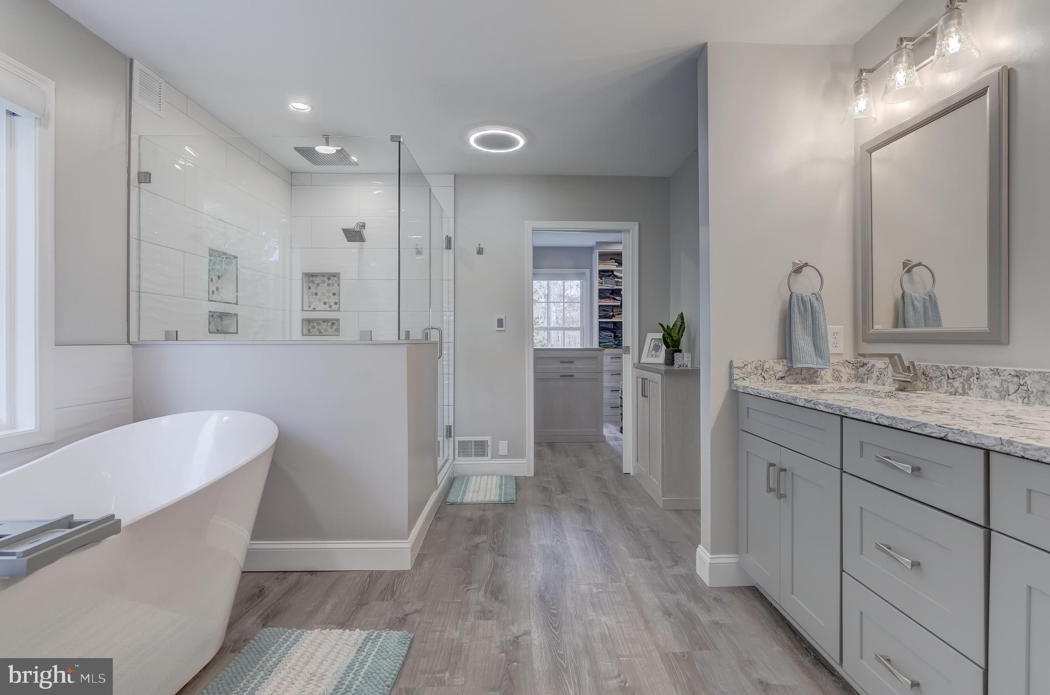 FRESHWATER ESTATES - Residential