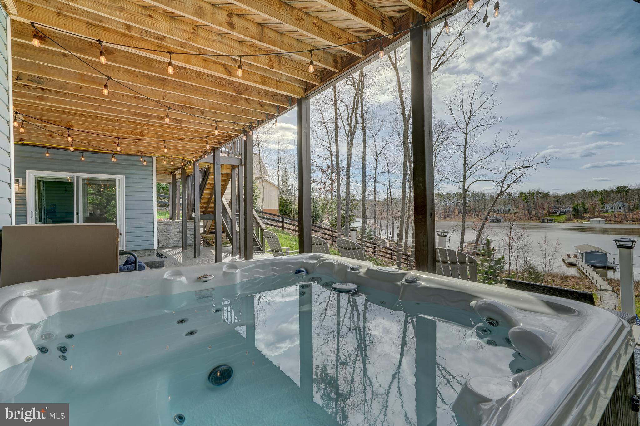 FRESHWATER ESTATES - Residential