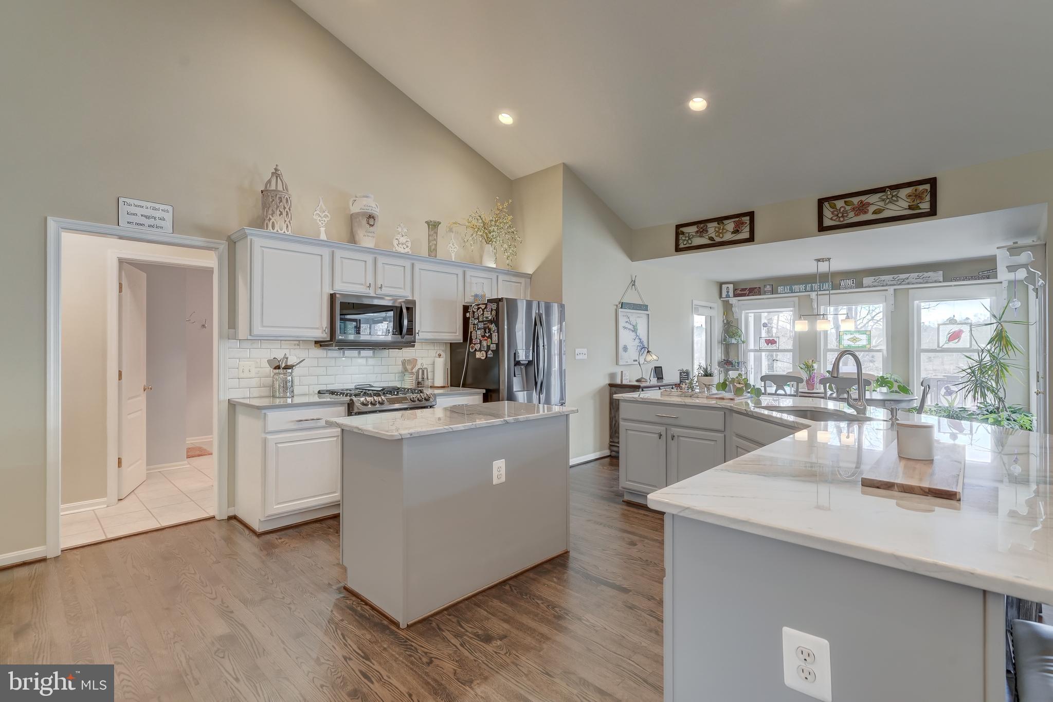 FRESHWATER ESTATES - Residential