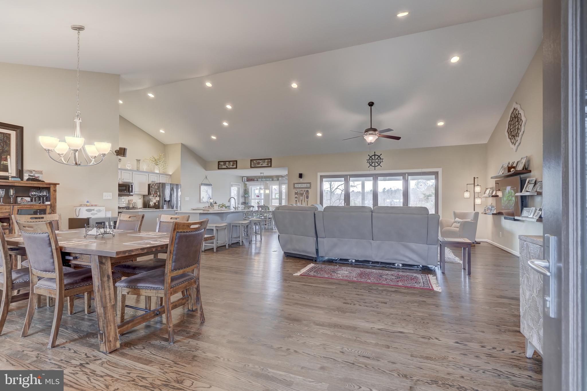 FRESHWATER ESTATES - Residential