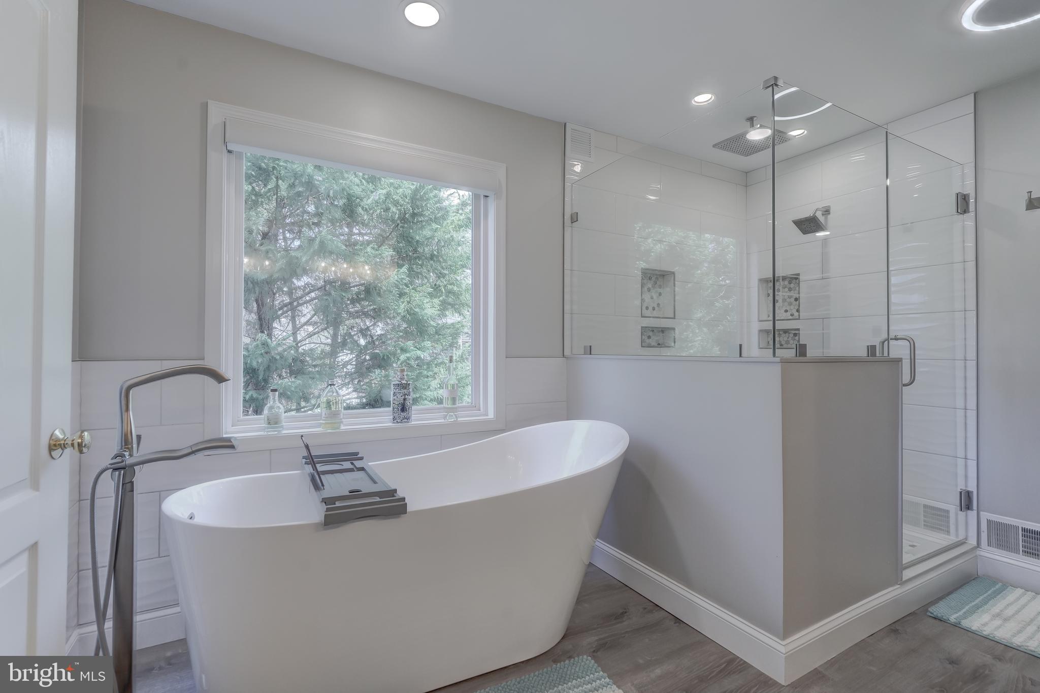 FRESHWATER ESTATES - Residential