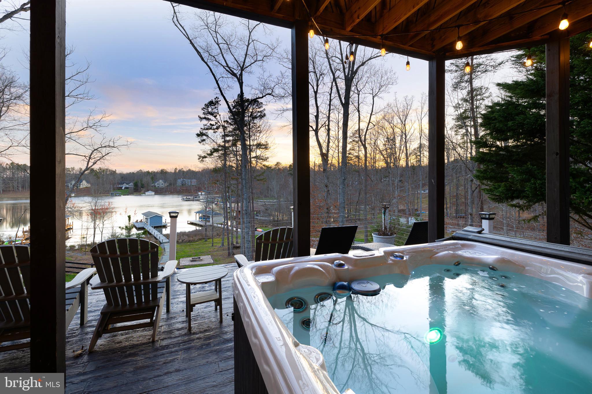 FRESHWATER ESTATES - Residential