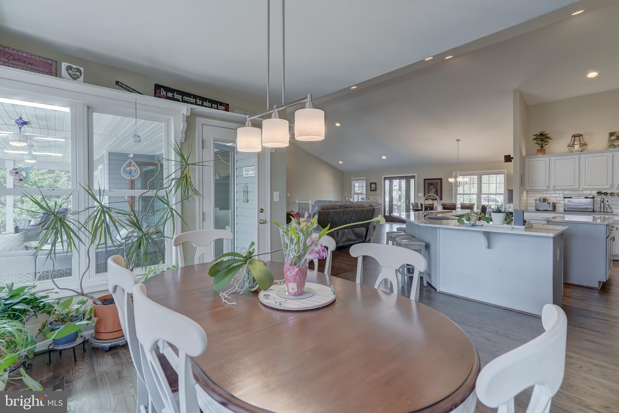 FRESHWATER ESTATES - Residential