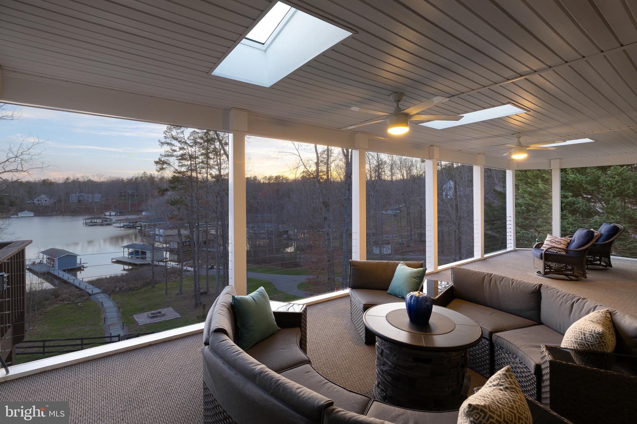 FRESHWATER ESTATES - Residential