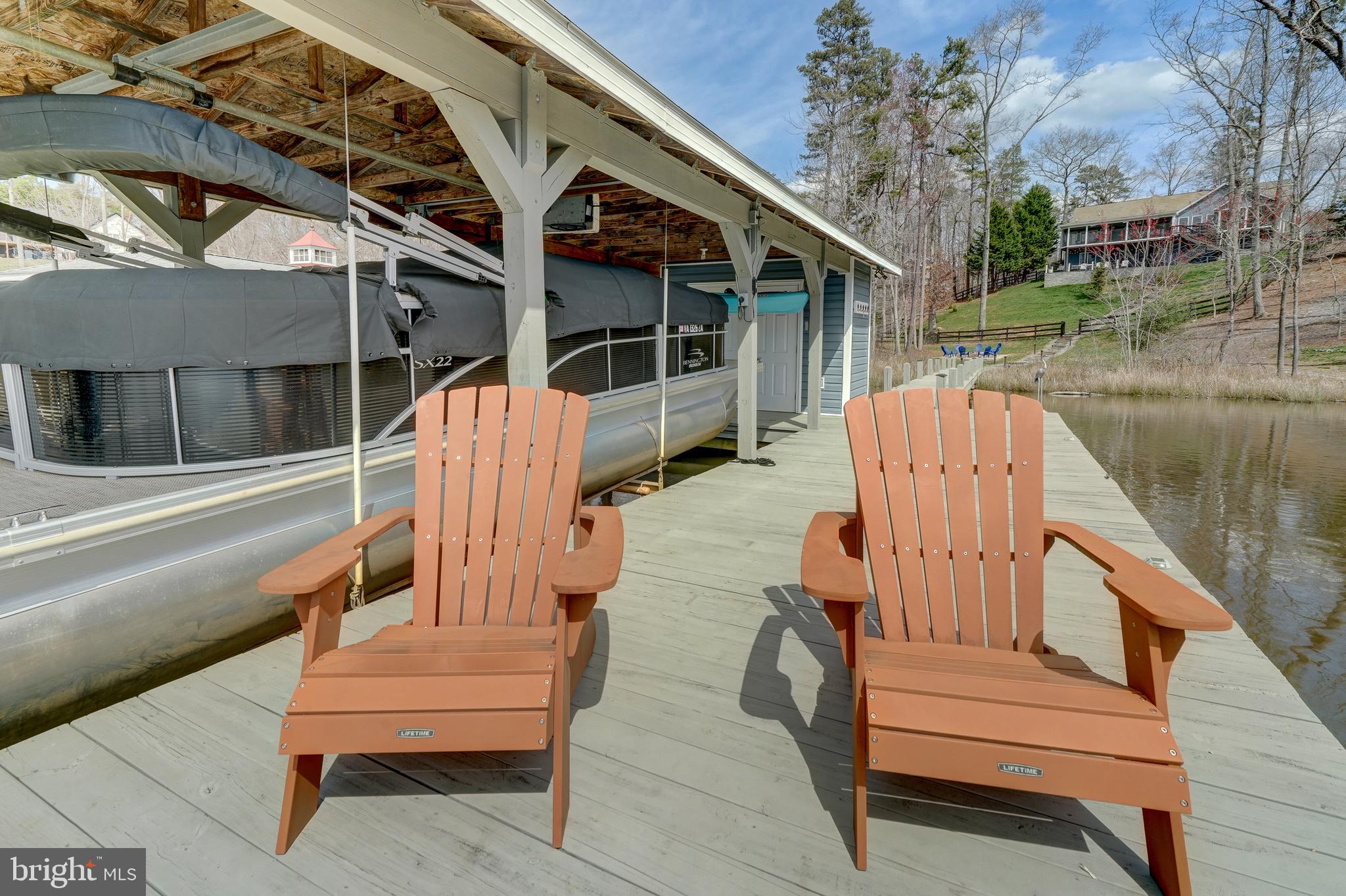 FRESHWATER ESTATES - Residential