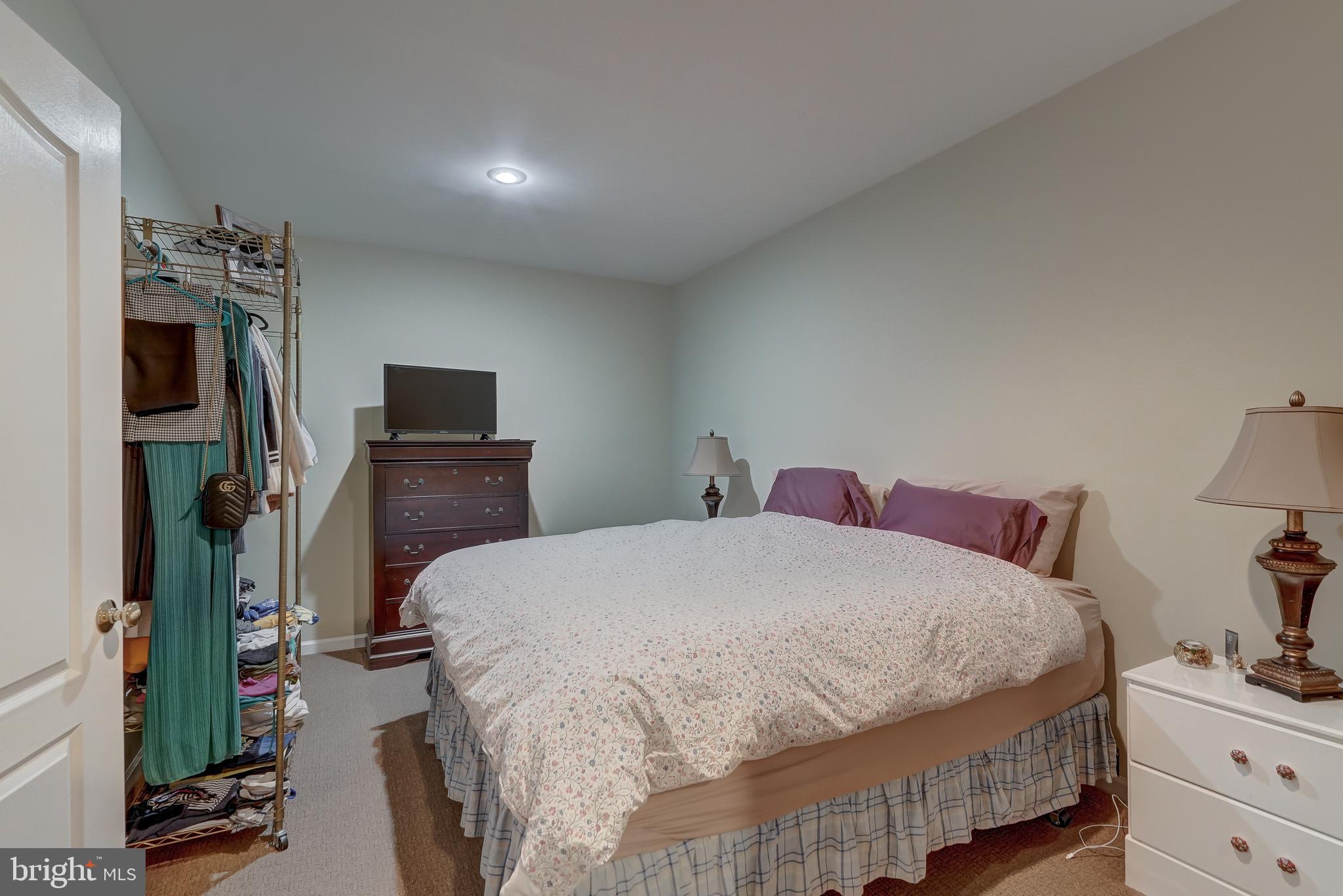 FRESHWATER ESTATES - Residential