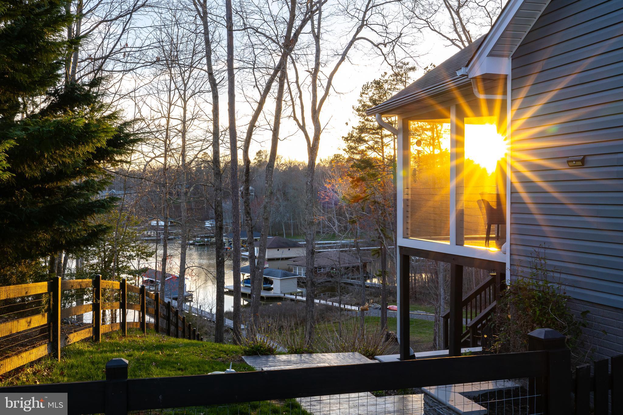 FRESHWATER ESTATES - Residential