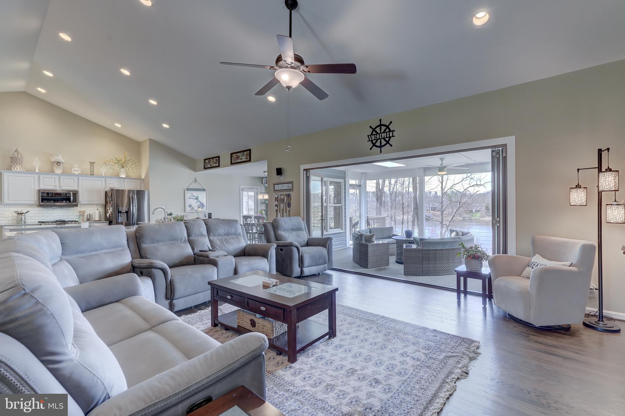 FRESHWATER ESTATES - Residential