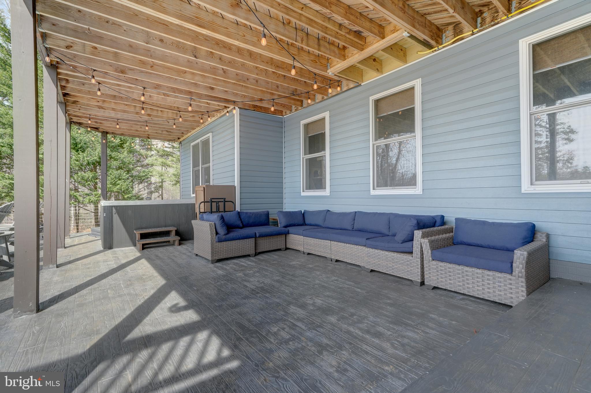 FRESHWATER ESTATES - Residential