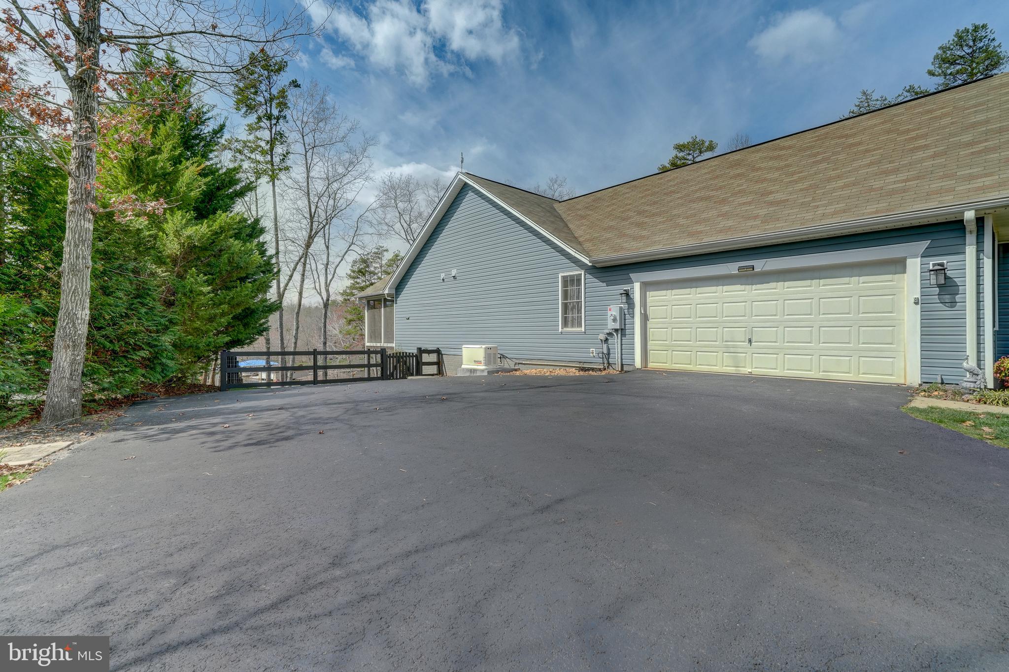 FRESHWATER ESTATES - Residential