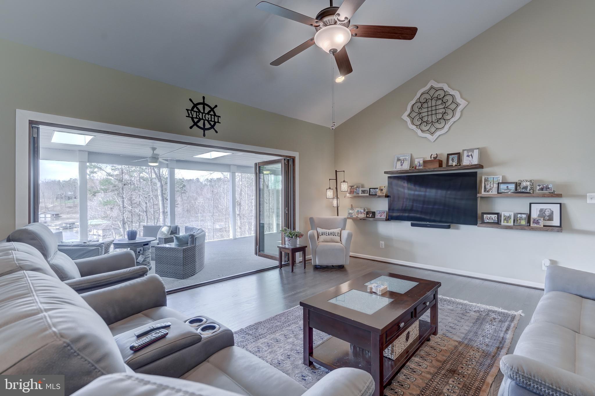 FRESHWATER ESTATES - Residential